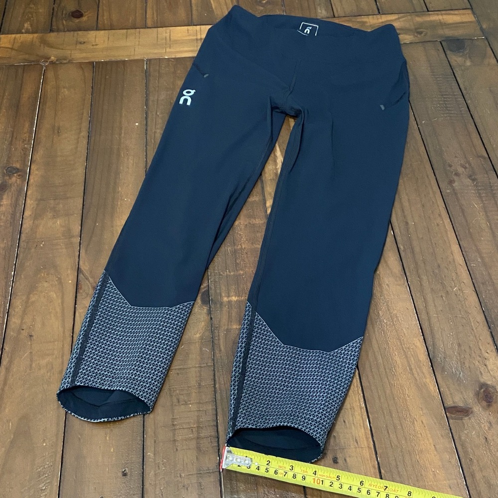 On Running Womens Medium Black Reflective Geometric Cropped Leggings M - Picture 6 of 9